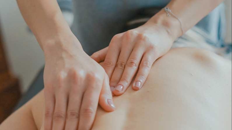 Représentation de la formation : Le soin par le toucher massage