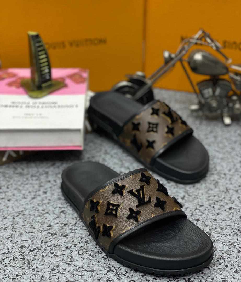 Louis Vuitton Black Palm Sandal - JummieStore