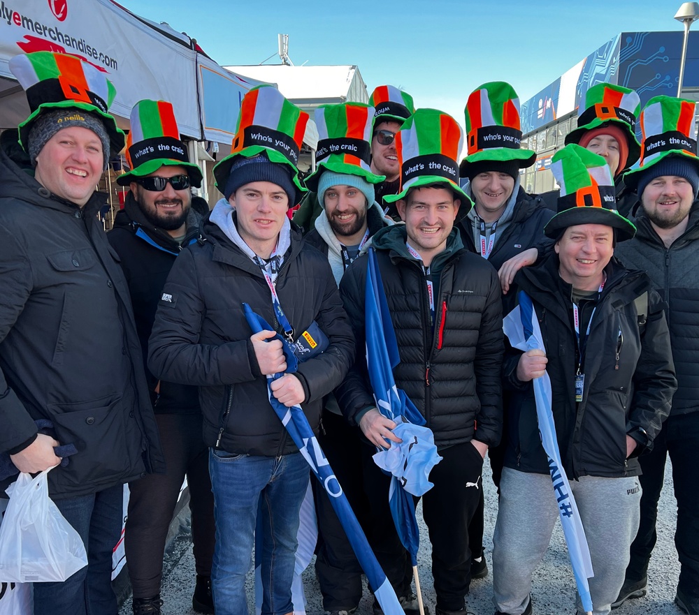 Irländska fans på Umeå Service Park under Rally Sweden 2022. Till tävlingen i februari blir det fritt inträde för alla rallyfans.