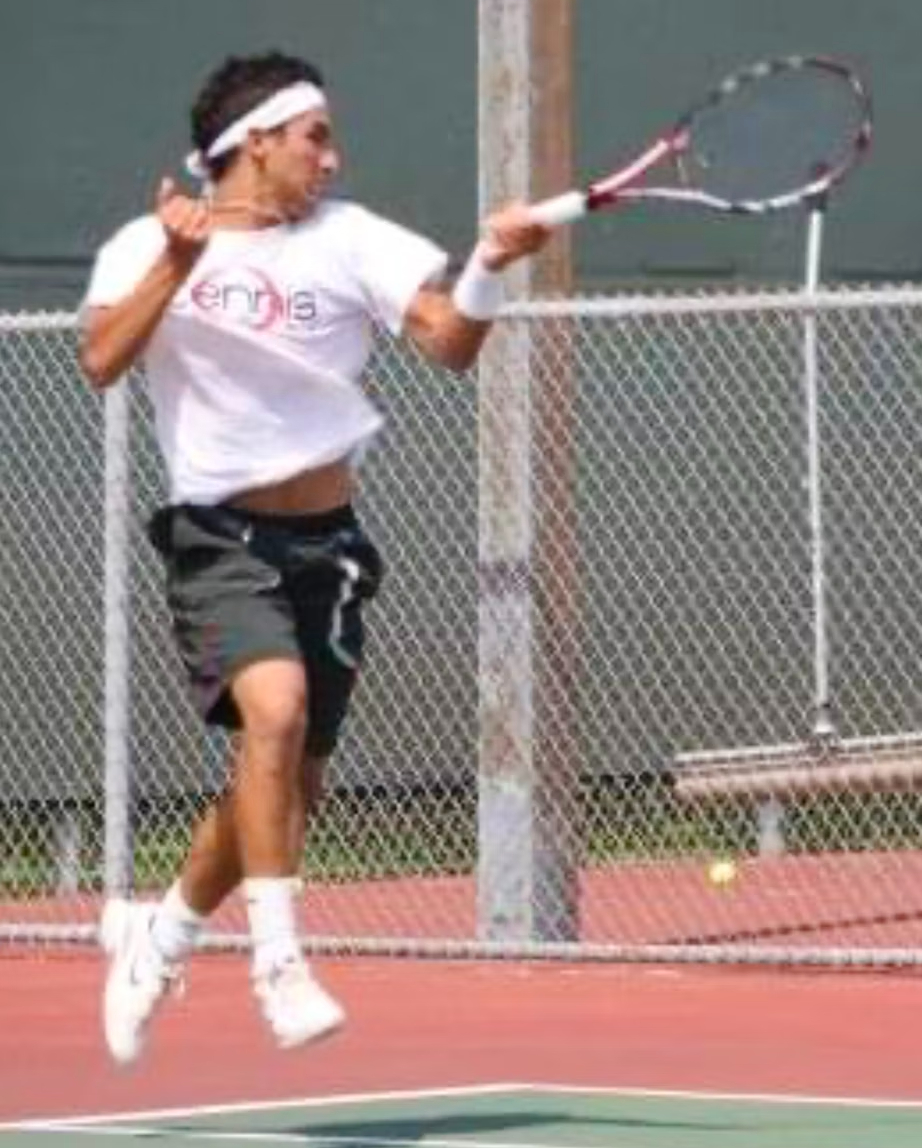 Sebastian I. teaches tennis lessons in Las Vegas, NV