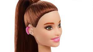 Barbie avec des aides auditives