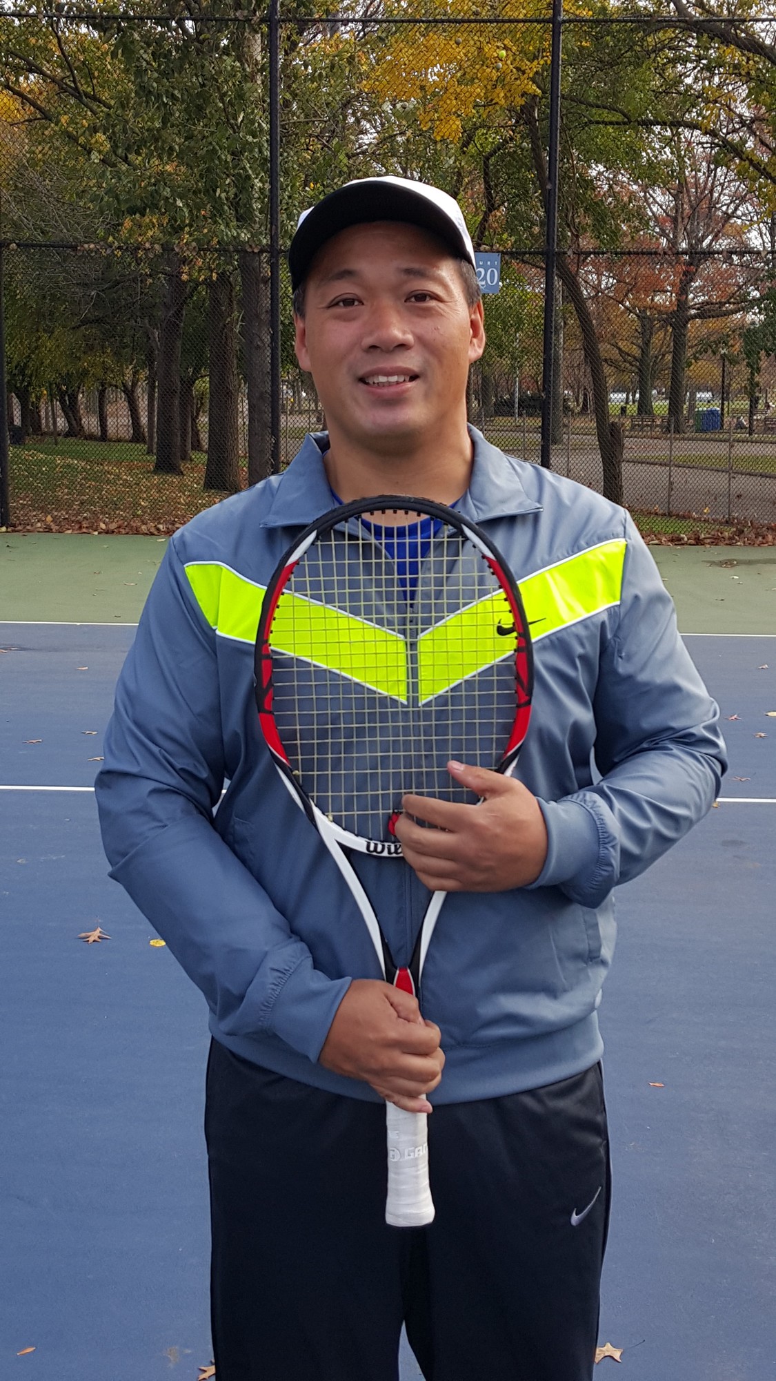 Warren F. teaches tennis lessons in Oakland Gardens, NY