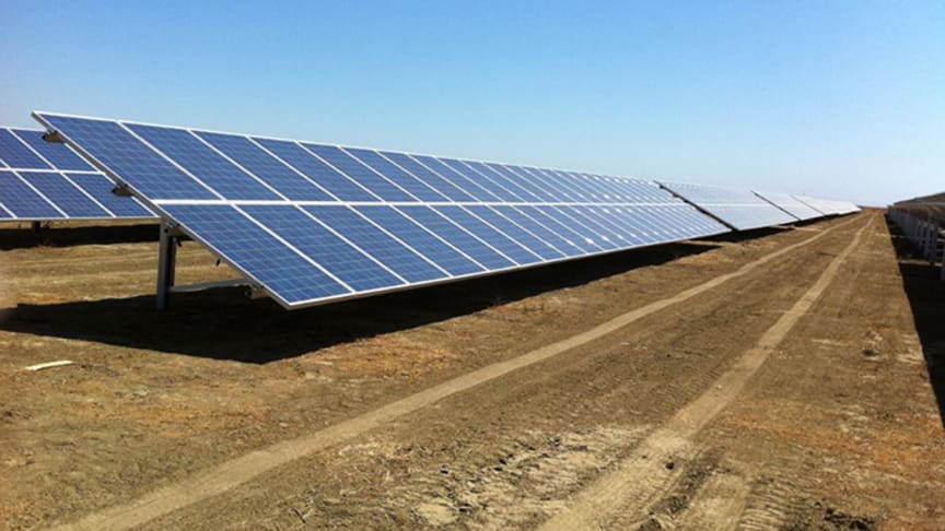 Stora solcellsanläggningar – Ny hjälp för konstruktörer och installatörer