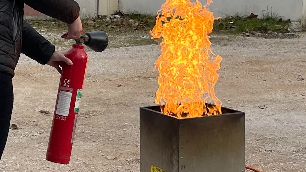 Représentation de la formation : ÉQUIPIER DE PREMIÈRE INTERVENTION 
( incendie et évacuation )