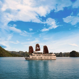 tourhub | CONNEK TRIP | Ha Long Bay Discovery in 5-Star Cruise: Hanoi - Ha Long Bay - Hanoi 