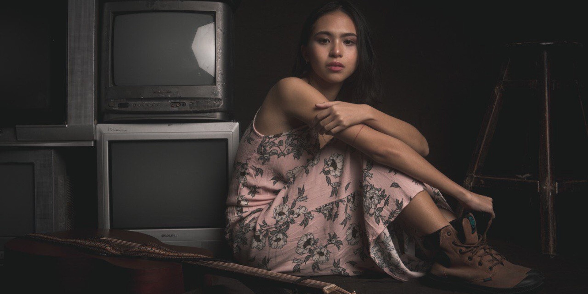 Clara Benin releases performance version of 'Parallel Universe' music video – watch