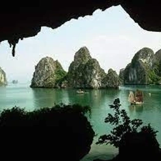 tourhub | CONNEK TRIP | Ha Long Bay Discovery in 5-Star Cruise: Hanoi - Ha Long Bay - Hanoi 