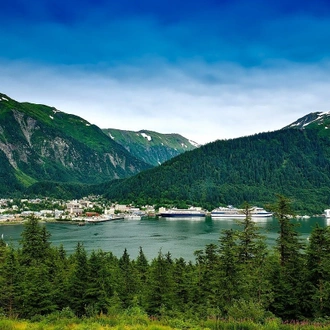 tourhub | Tours of Distinction | Discover Alaska by Land & Cruise 