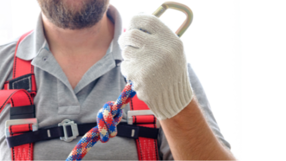 Représentation de la formation : Travail en hauteur - Port du harnais - Sur site de l'entreprise