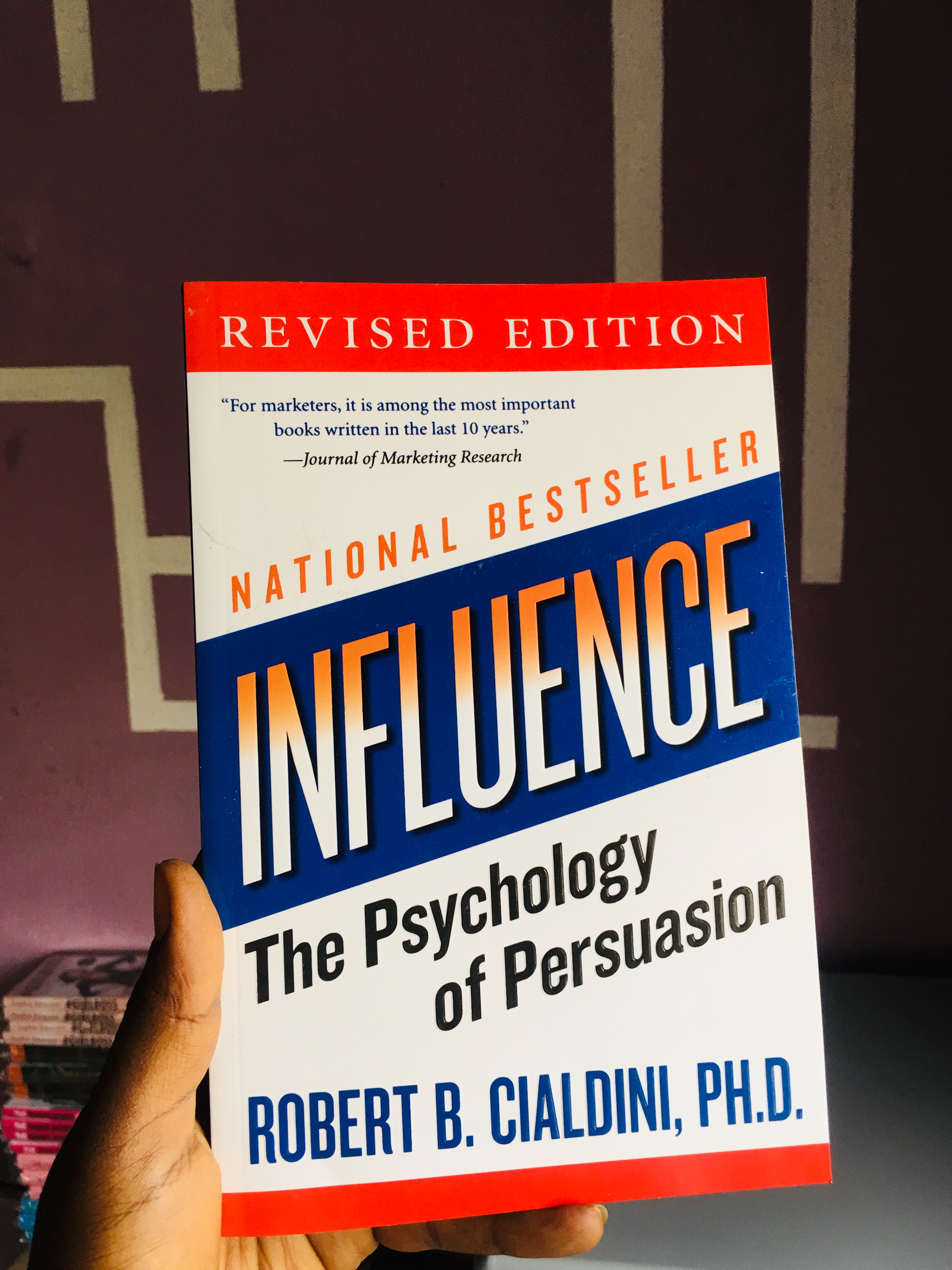 Influence: The Psychology of Persuasion, Revised Edition: Robert B