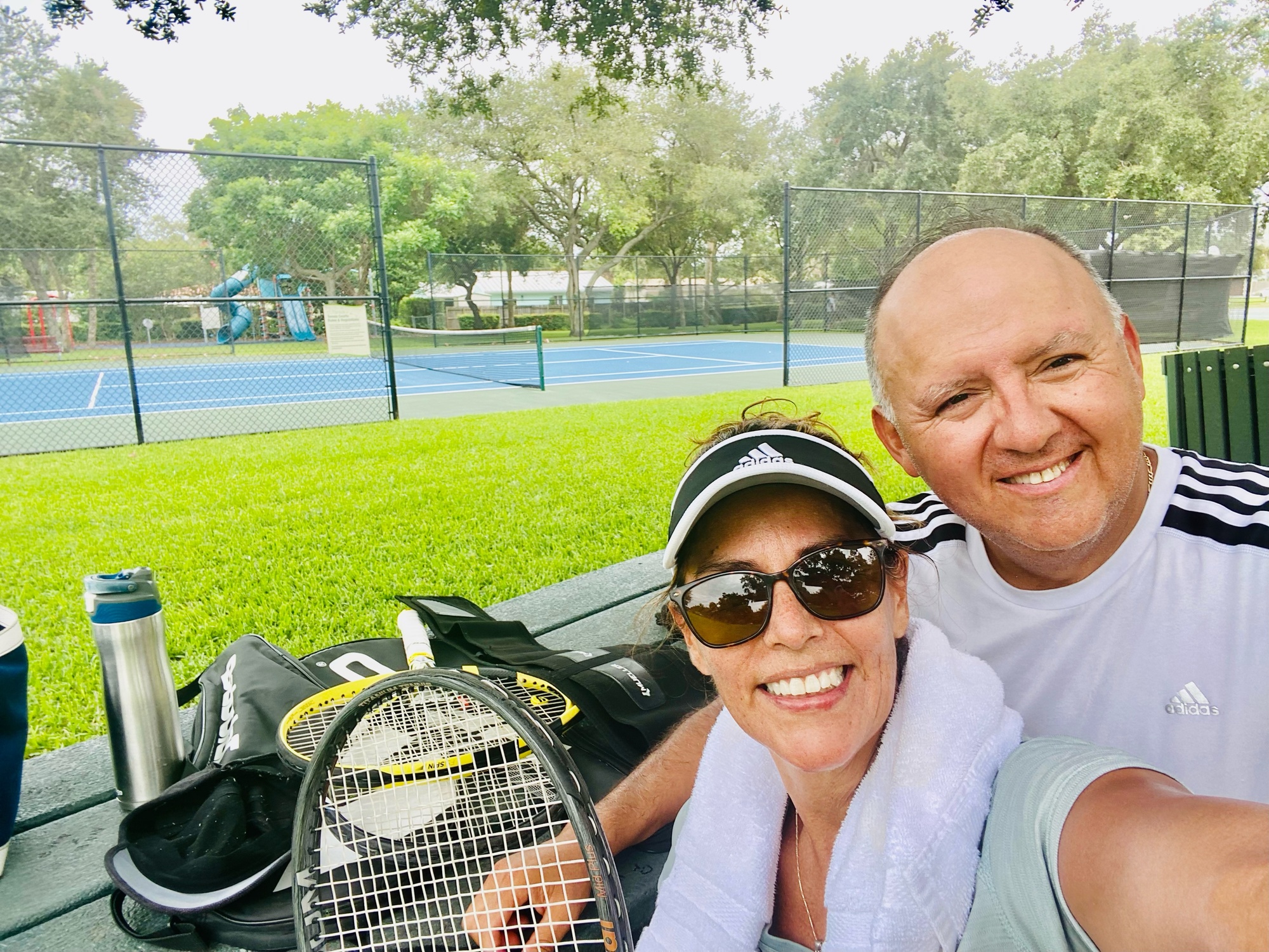Flor S. teaches tennis lessons in Fort Lauderdale , FL