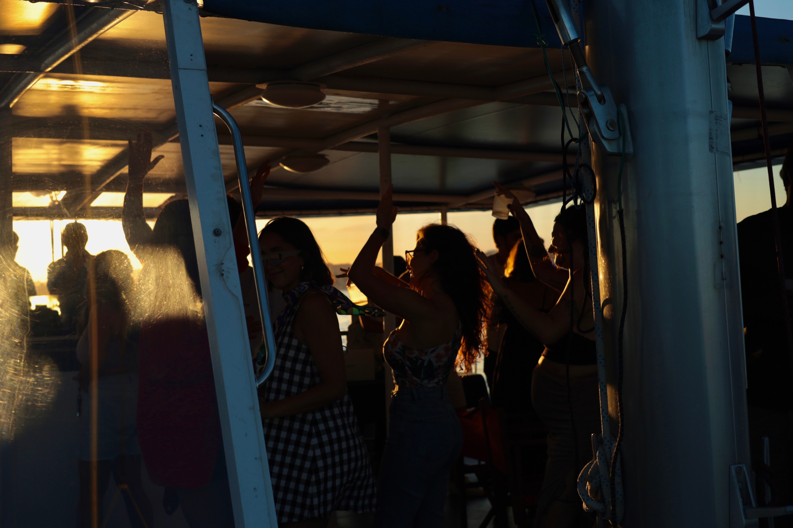 Lisbon Boat Tour: Sunset Experience - Alojamientos en Lisboa