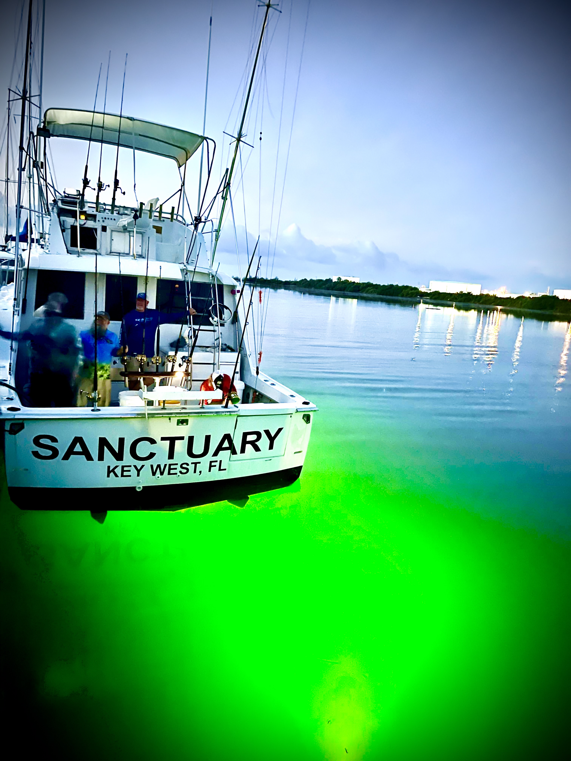 Sanctuary 47ft Hatteras Private Fishing Charter image 2