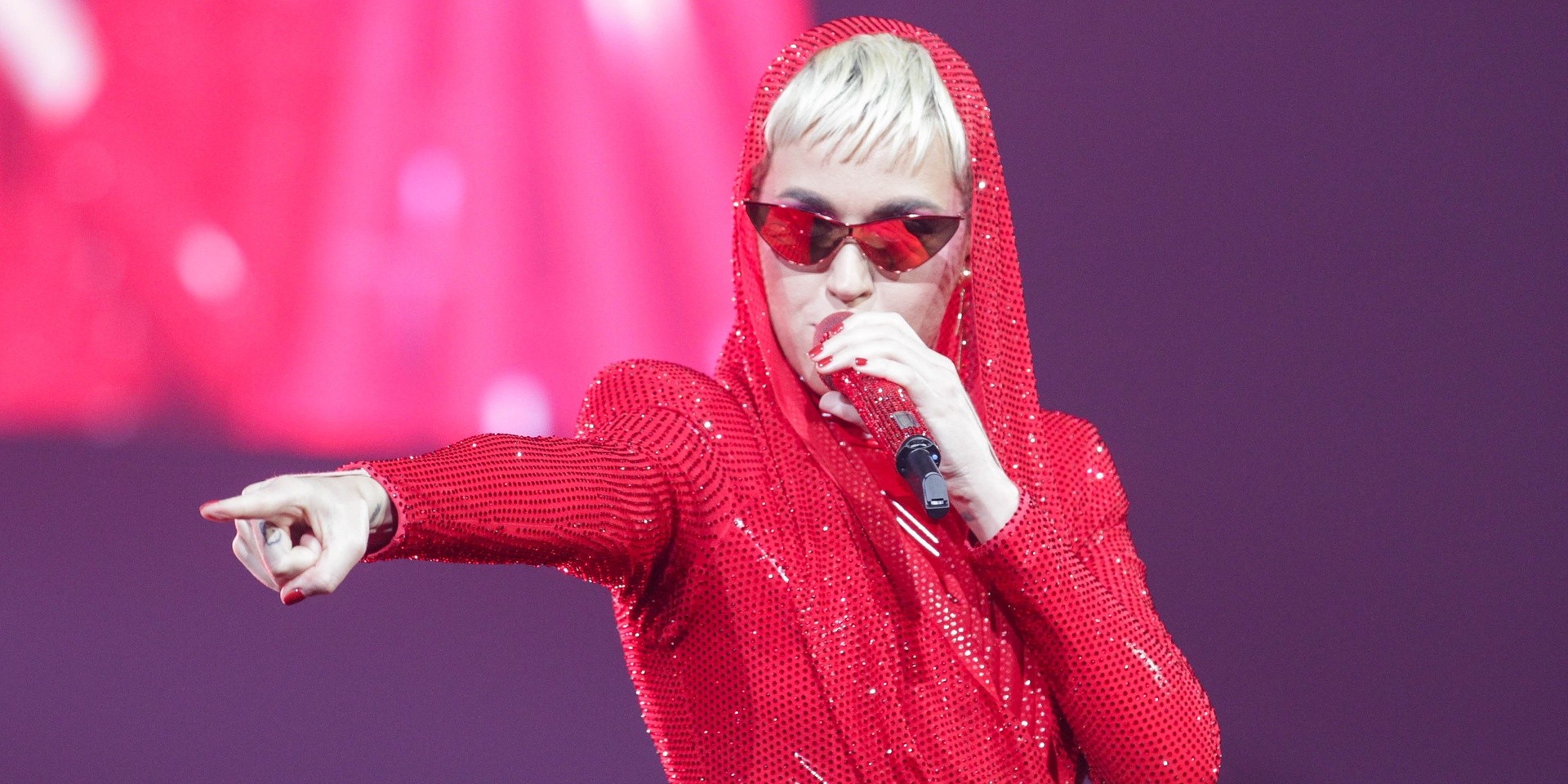 Katy Perry embraces the 80's sound in Witness Tour Manila