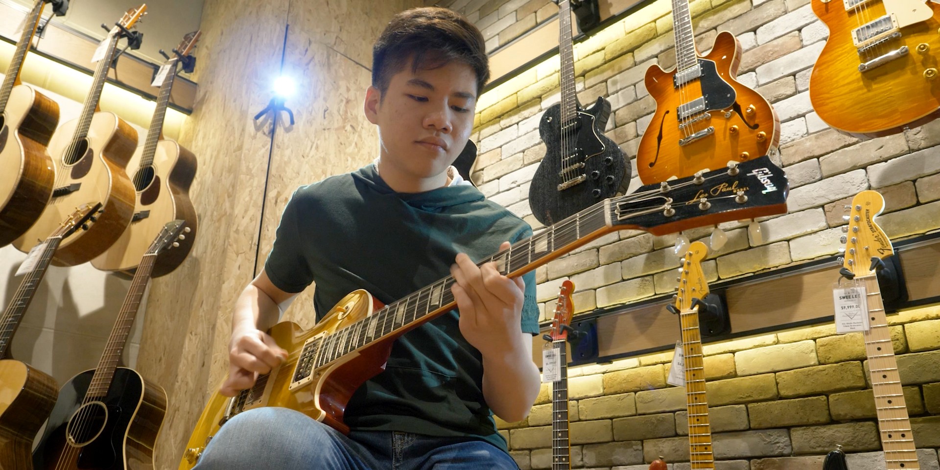 Guitar prodigy Alex Hooi solos for Bandwagon Sessions – watch