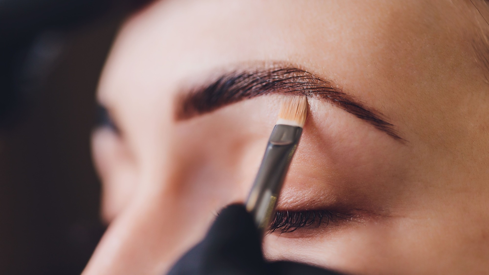 Représentation de la formation : COLORATION DES SOURCILS - E-learning