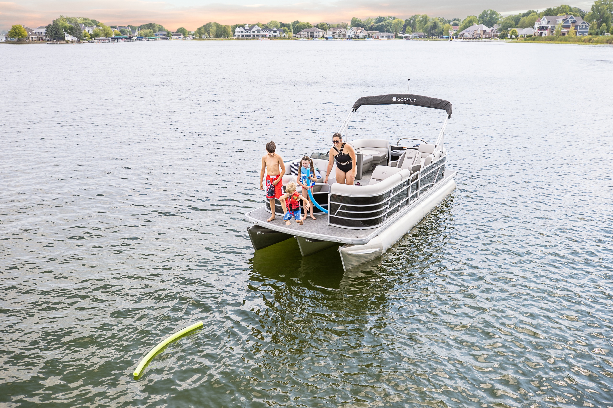 Riverside Marina Pontoon Boat Rental (Up to 10 Passengers) image 1