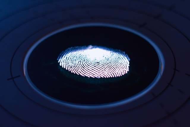 Why You Shouldn't Use Biometrics to Secure Smartphone