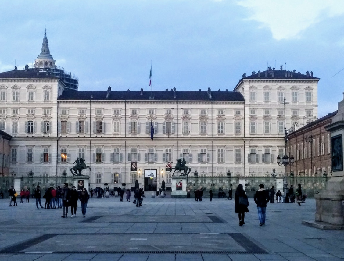 Visita Guiada al Palacio Real en Grupo Reducido o Privado - Alojamientos en Turín