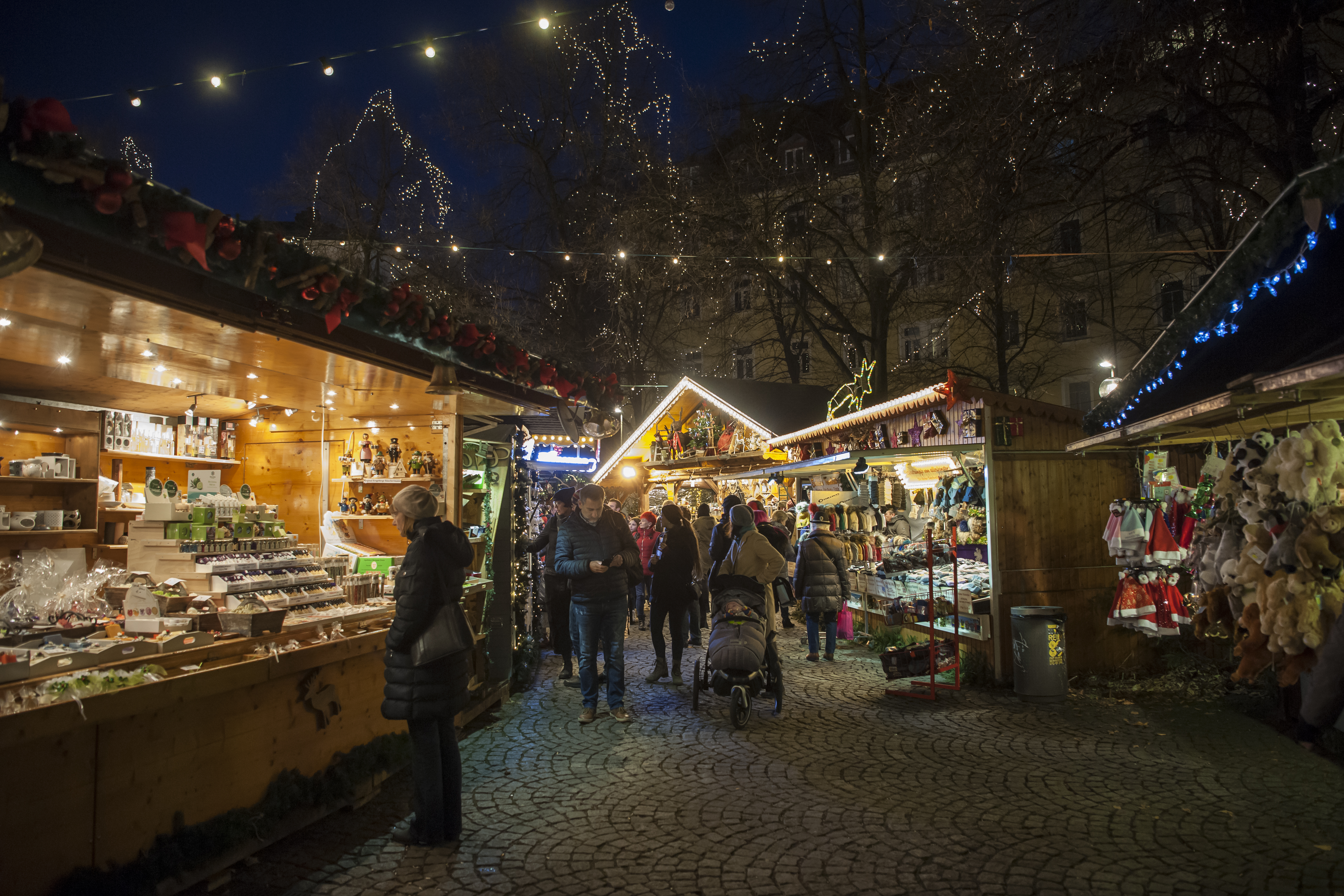 Haidhauser Weihnachtsmarkt am Weißenburger Platz - Rausgegangen München