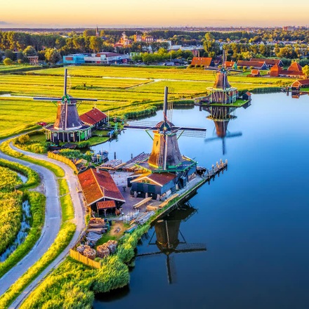 Dutch Waterways and Keukenhof Gardens