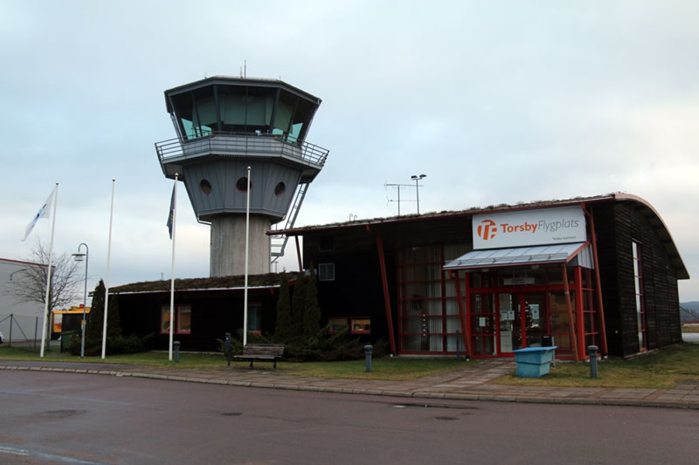 Torsby flygplats, tornet och ankomstkhallen, Foto: Annette Lauritzen
