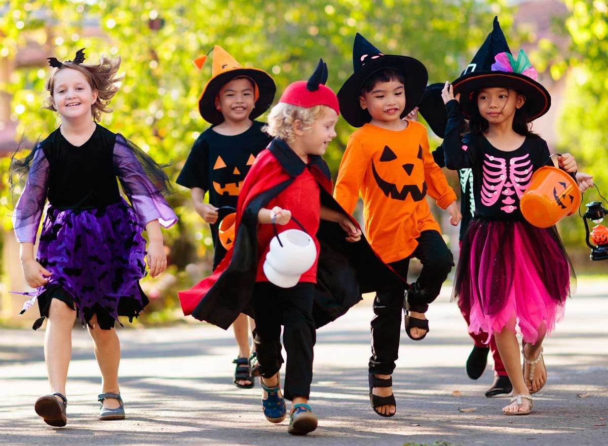 31 Halloween Team Building Activities To Unleash The Spooky Fun ...