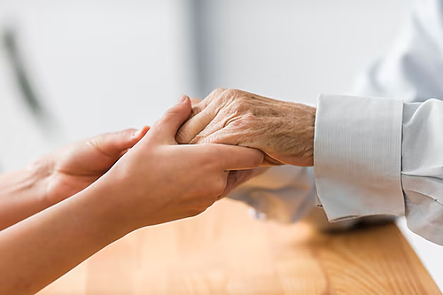 Représentation de la formation : PRÉVENTION DE LA MALTRAITANCE POUR UNE CULTURE ÉTHIQUE DU CARE