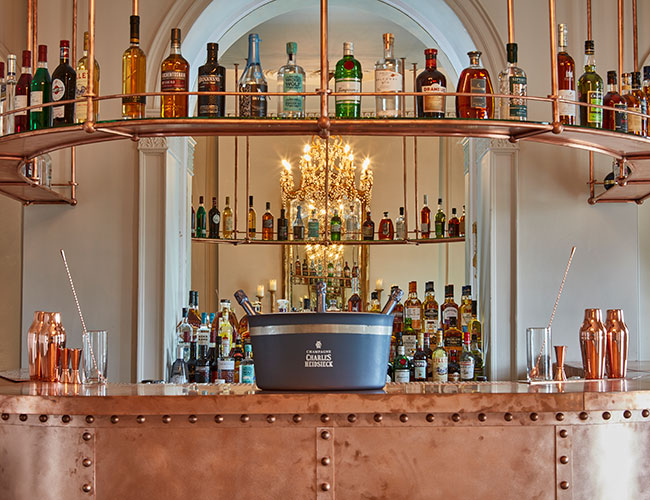 The bar at Lympstone Manor