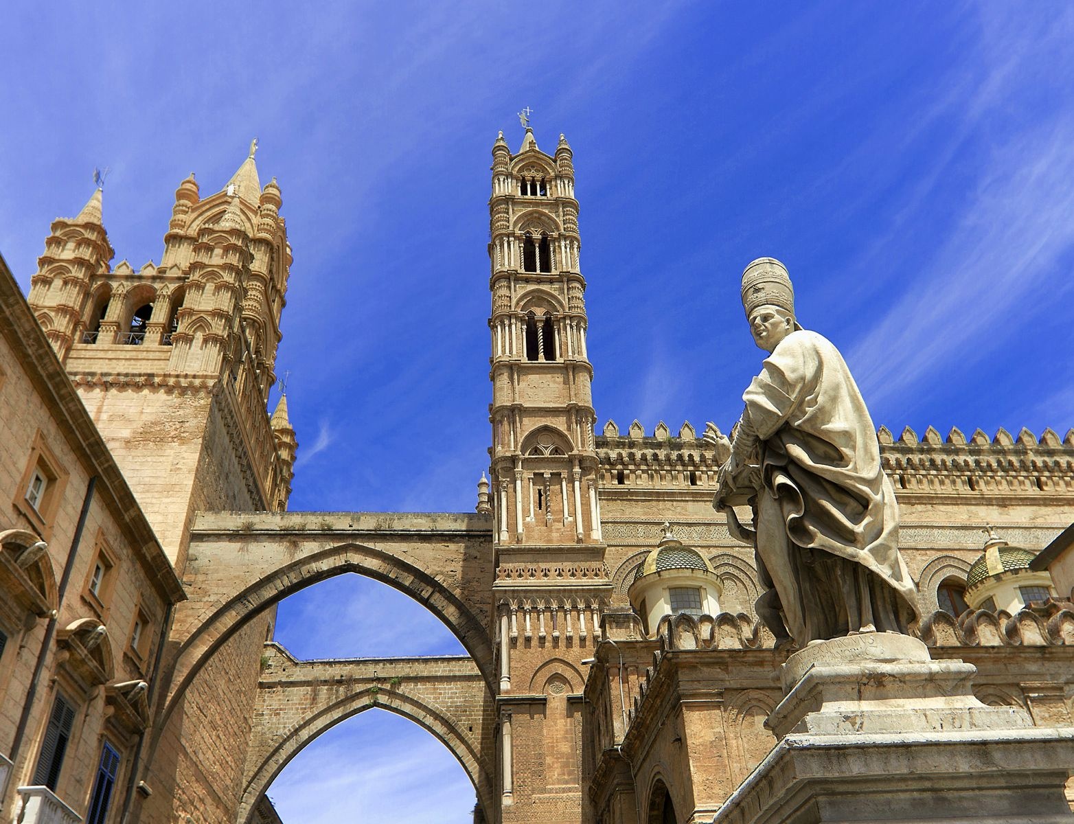 3-Hour Small Group Tour to Admire the Best Attractions in Palermo: Square of Shame | Piazza Pretoria  | Praetorian Palace | Town Hall |