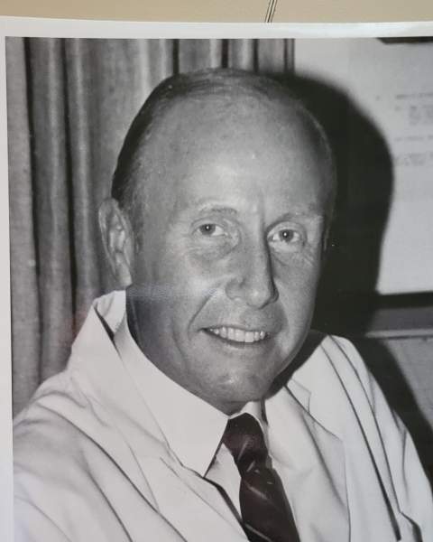 Robert E. Hermann, MD Profile Photo