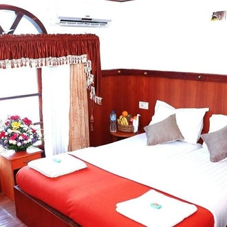 tourhub | Expertise Travels | Overnight Premium Houseboat Cruise 