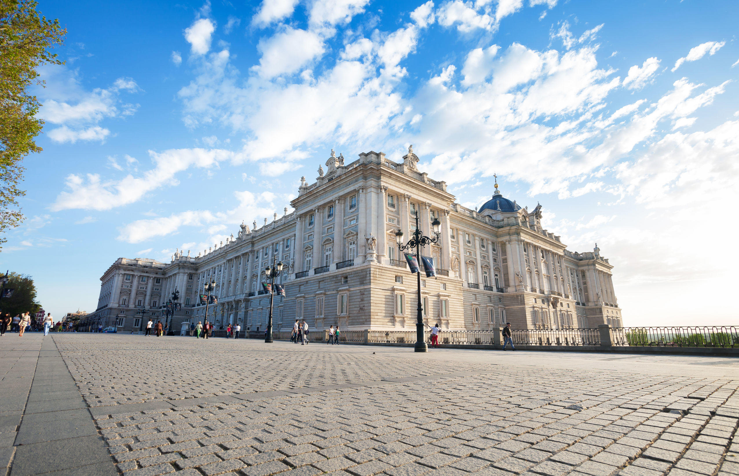 Fast Track Access to The Royal Palace