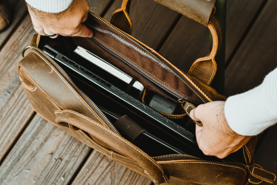 The Perfect Fit: Leather Camera Bag Inserts and Dividers Guide