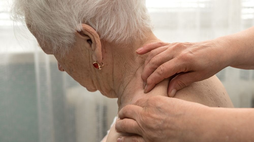 Représentation de la formation : Le massage bien être sensoriel et le toucher thérapeutique en EHPAD