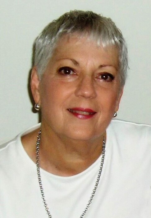 Julia Barnett Profile Photo