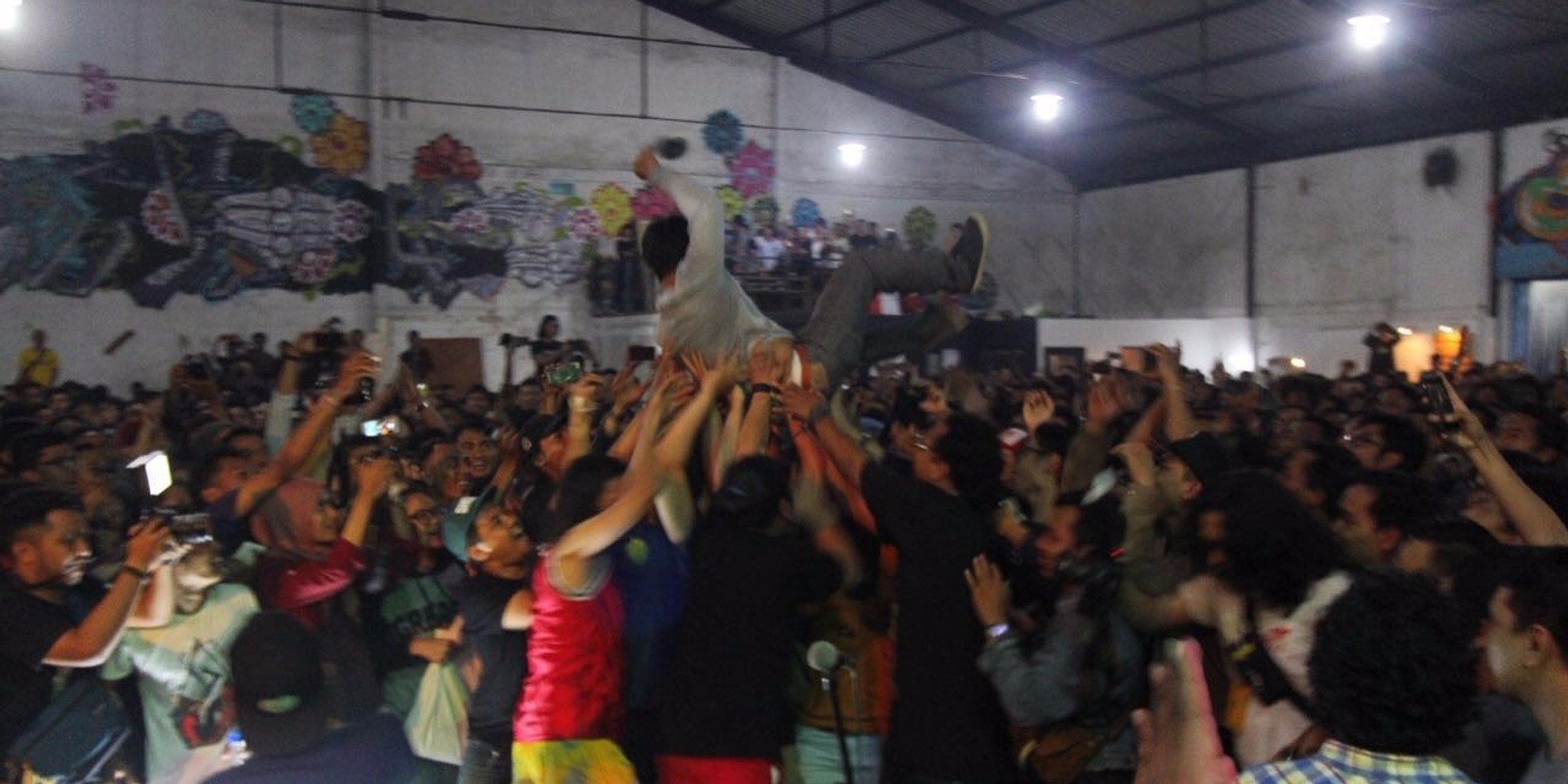 GIG REPORT: Efek Rumah Kaca bring the people together for a surprise concert