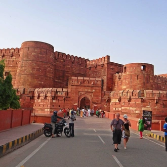 tourhub | Holiday Tours and Travels | 7-Days tour of Delhi,Jaipur,Agra & Varanasi Includes Hotel ,Vehicle and train tickets 