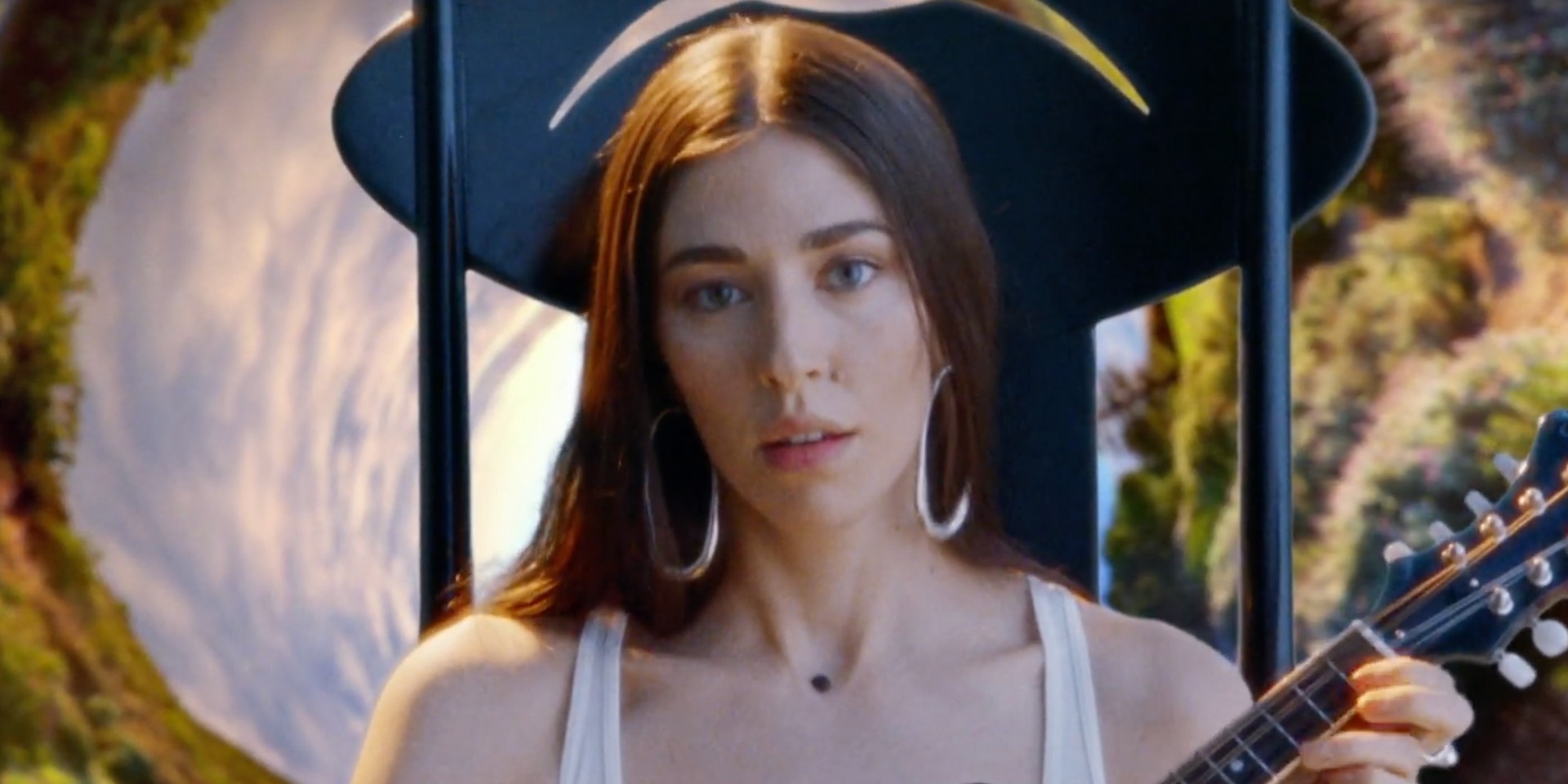 Caroline Polachek returns with kaleidoscopic music video for comeback single 'Door' – watch
