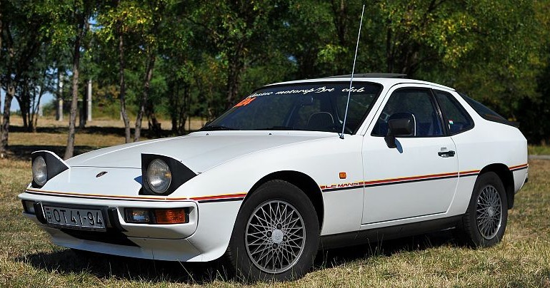 White Porsche 924 Le Mans