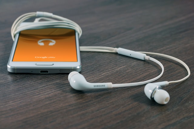 4 Top Podcasts for Commuting