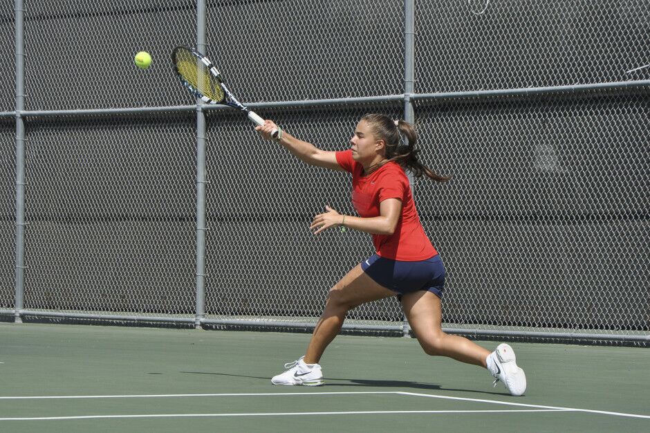 Ángela L. teaches tennis lessons in Ruston, LA