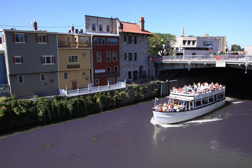 Cruise the Erie Canal and through Locks 34 and 35