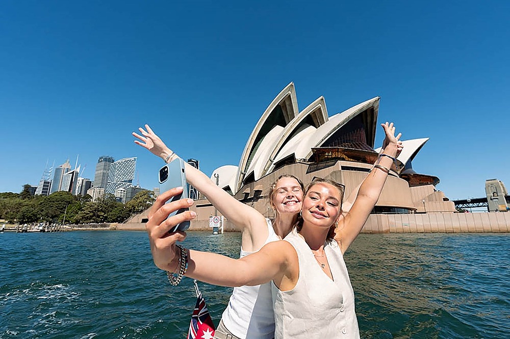 Sydney Icons, Bays, & Beaches Cruise