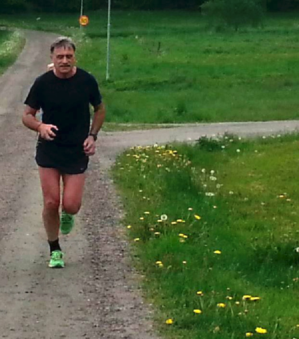 Rune Larsson springer Runemilen i Nossebro.