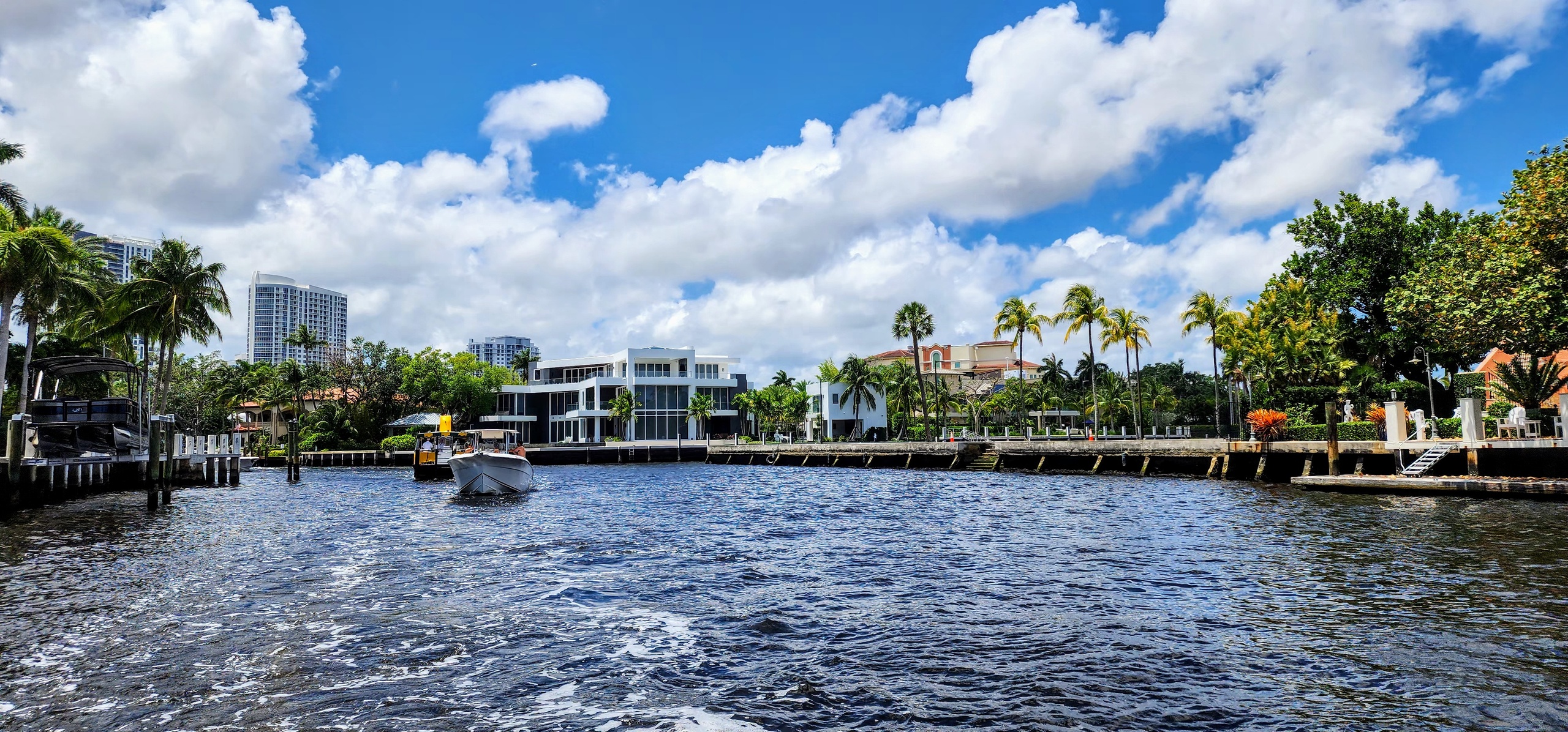 Fort Lauderdale Canals Sightseeing Cruise + Stop Sandbar or Whiskey Creek