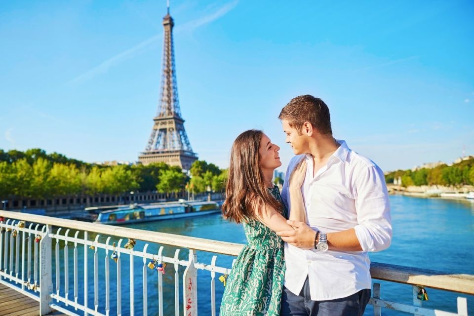 Paris : Welcome Walking Tour with a Seine River Cruise - Alojamientos en Paris