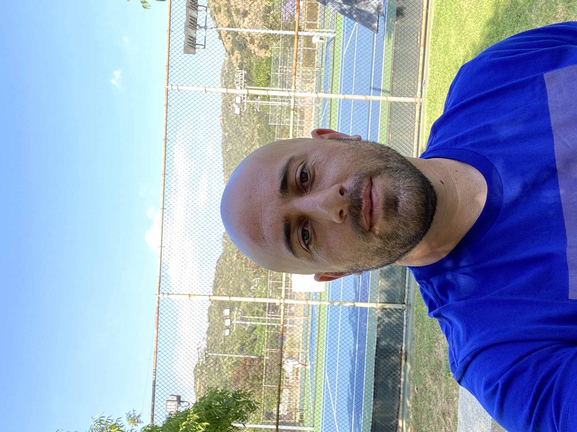 Hovsep G. teaches tennis lessons in Glendale , CA