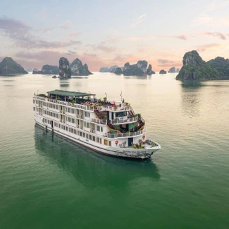 tourhub | CONNEK TRIP | Ha Long Bay Discovery in 5-Star Cruise: Hanoi - Ha Long Bay - Hanoi 