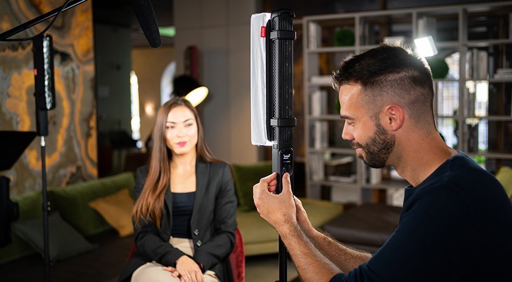 New ZHIYUN’s FIVERAY F100 and M40 LED Pro Lights 